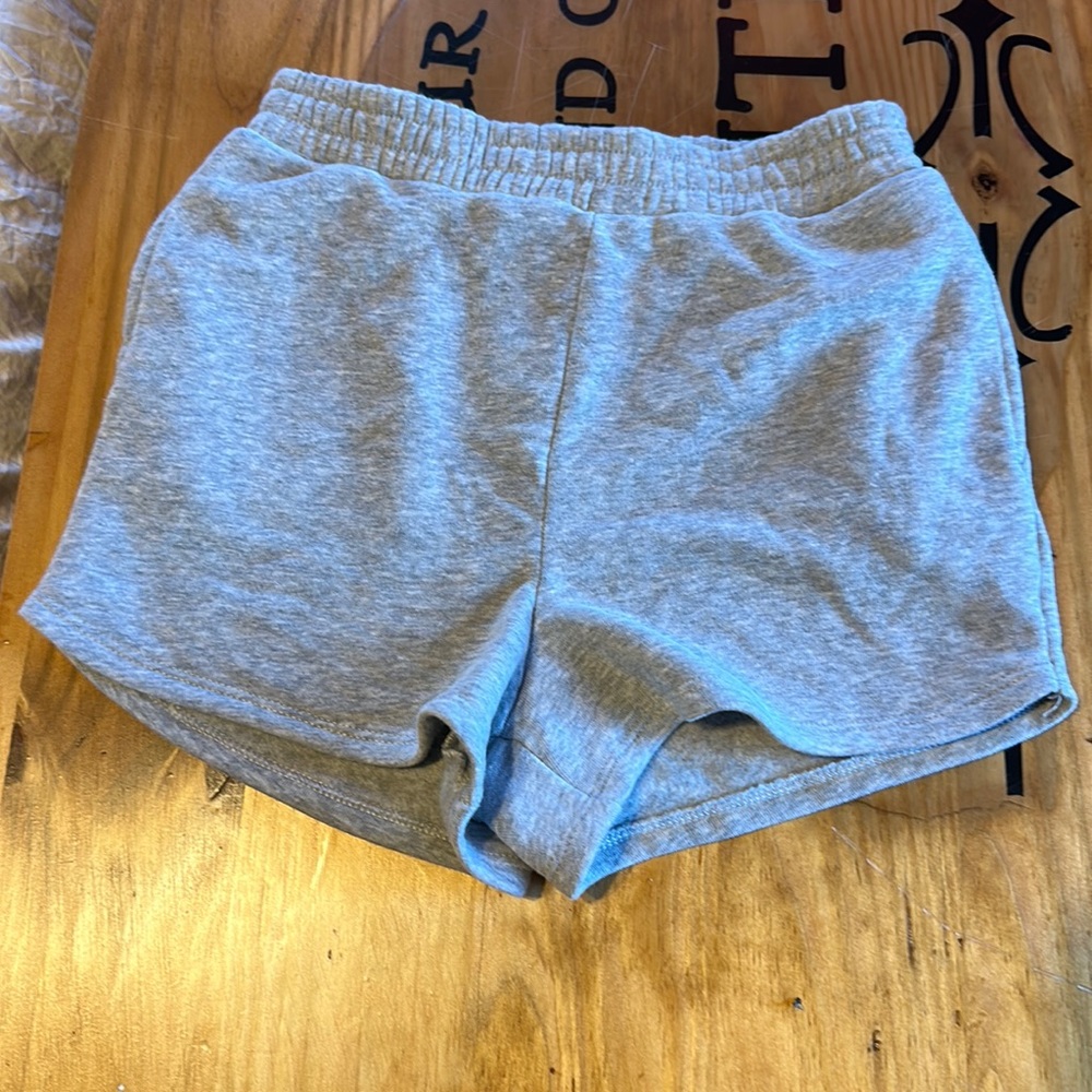 Sweat shorts with pockets